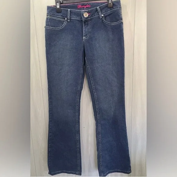 Get ready to Rodeo! Wrangler women’s premium jeans - Picture 5 of 7